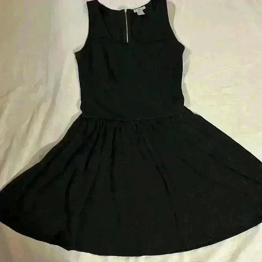 Bar111 Woman’s M black cocktail dress, textured chenille fabric, zipper back​